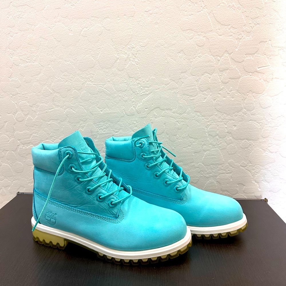 Timberland Boots ~ 🩵Be a STANDOUT🩵